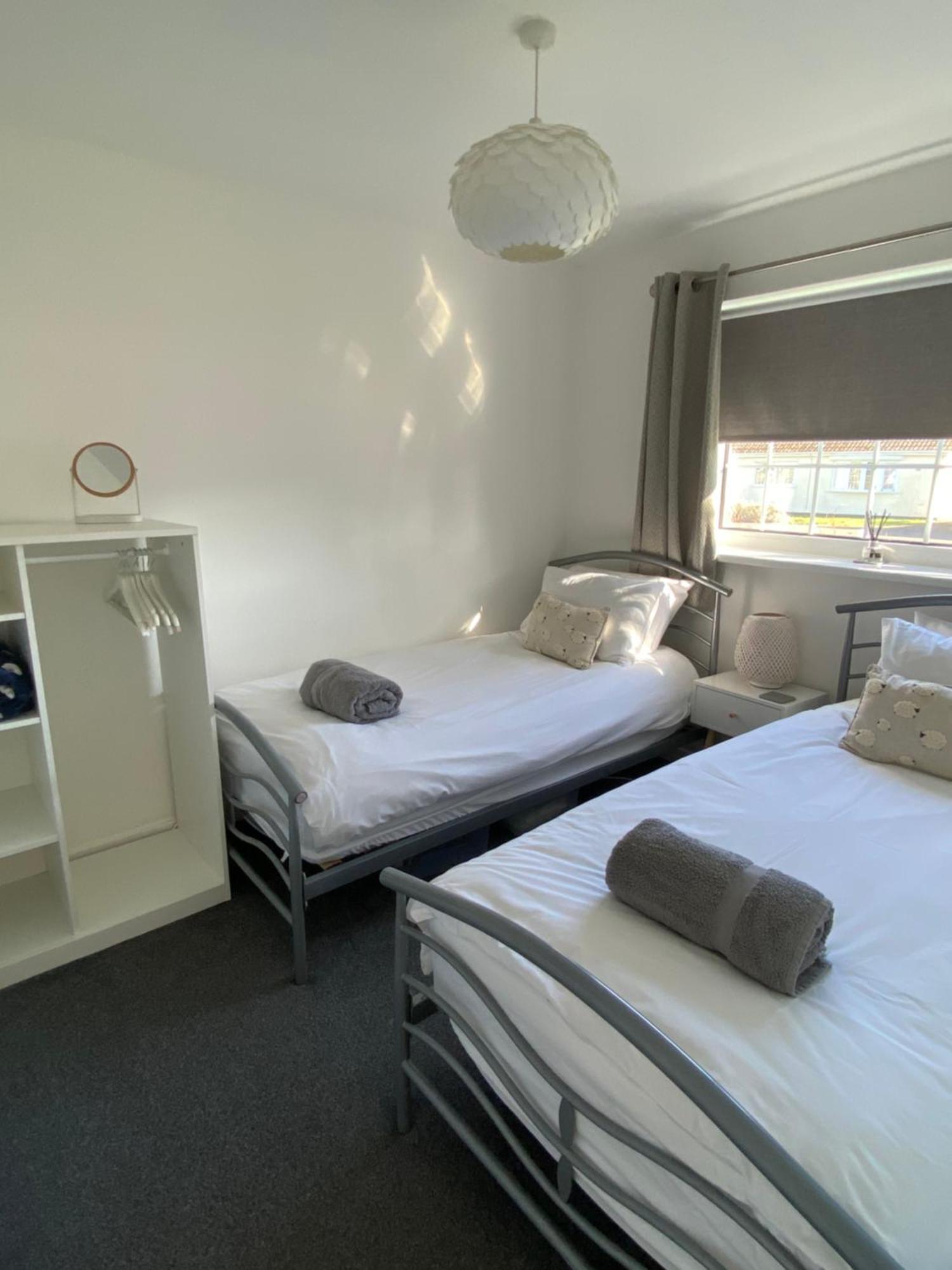 44 Gower Holiday Village Ty Gwyr Cosy 2 Bedroom Chalet Swansea Exterior foto
